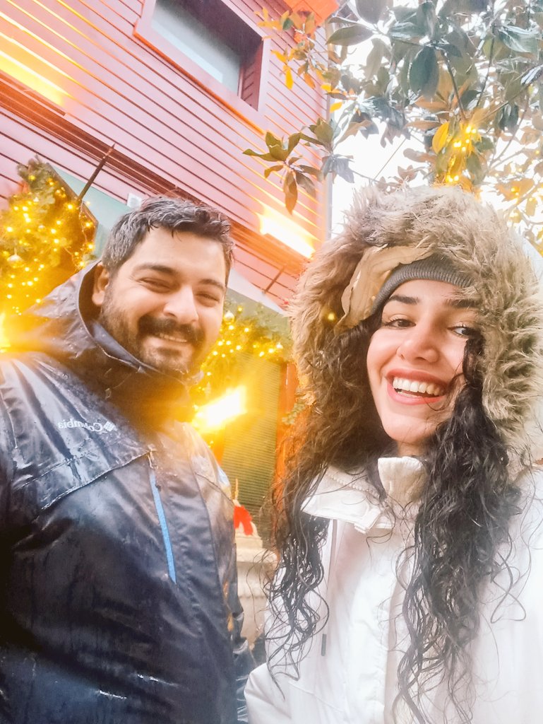 alicanncolak's tweet photo. Beraber ıslandık yağan yağmurda... @dilvinyceli https://t.co/AIGEMx8ohL