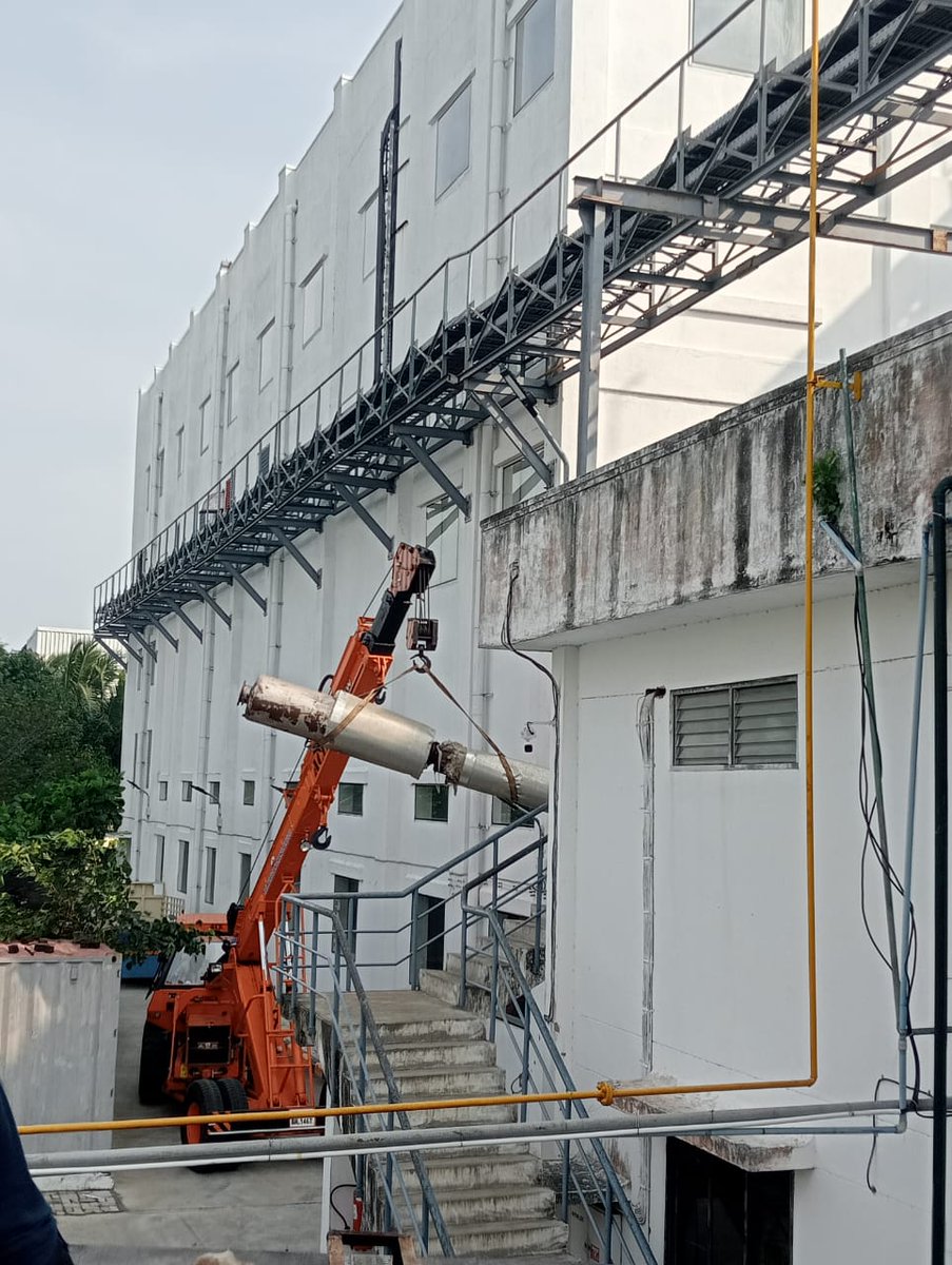 phoenixgensets's tweet photo. "Successfully shifted a 500kVA Caterpillar DG Set to Alathur Industrial Estate, Chengalpattu District, Tamilnadu! Thank you to our valued customer for trusting us with this important project."
#DGSetShifting #CaterpillarDGSet #Alathur #Chengalpattu #TamilNadu #HeavyDutyEquipment https://t.co/61BBJiXbNC