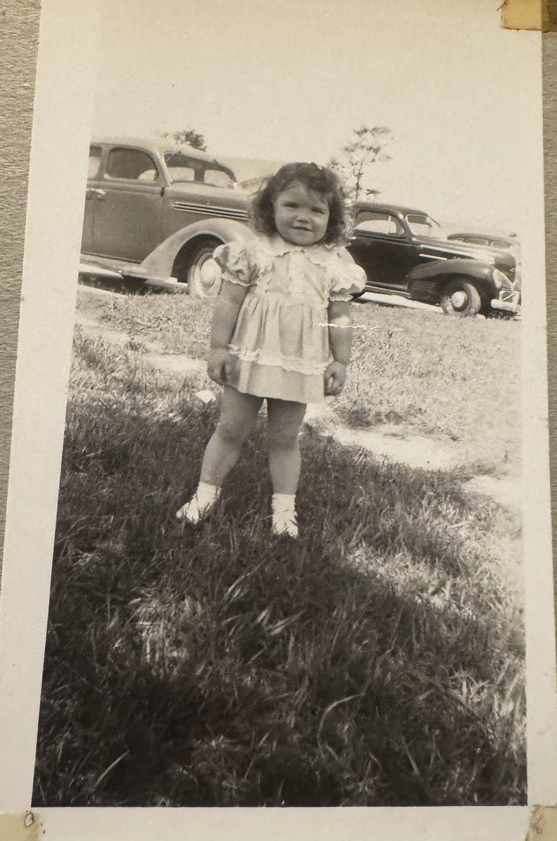 Susodo's tweet image. #DavesCarIDService More mom pics. My grandpa owned a gas station so starting to think he used his first born to get some good car photos.