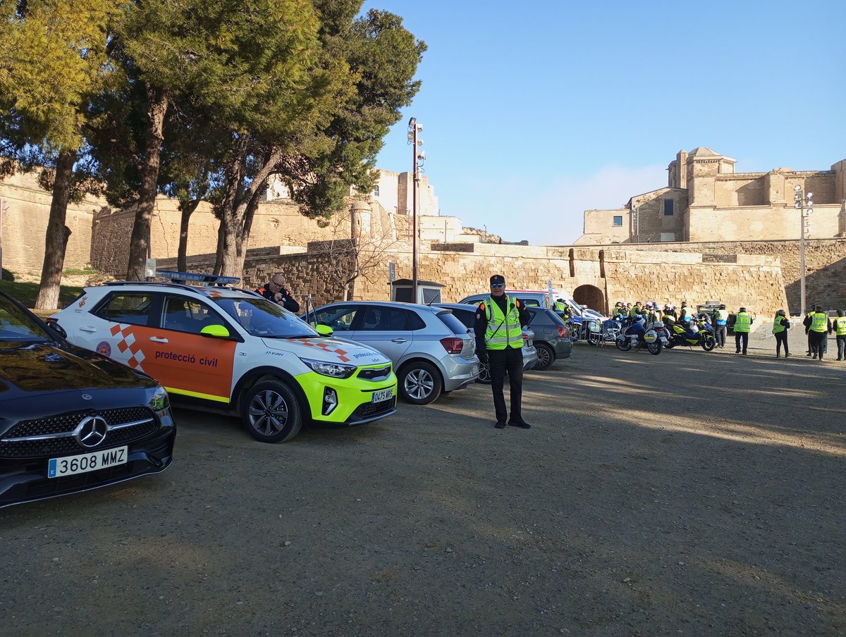 Protecció Civil Lleida 🟧🟧🟧🟧 
Aquest matí hem estat col·laborant amb <a href="/gUrbanaLleida/">Guàrdia Urbana de Lleida</a> <a href="/paerialleida/">Ajuntament de Lleida</a> <a href="/PujadaSeuVella/">Pujada Seu Vella</a> al dispositiu de seguretat de la 43 edició de la cursa Pujada a la Seu Vella de Lleida amb un recorregut de 10 Km pels carrers de Lleida molts participants 🏃🏼🏃🏻‍♀️