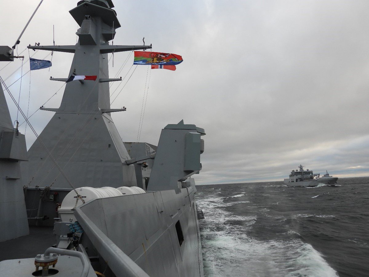FrenchForces's tweet photo. 📍Baltic Sea | Strong cooperation between 🇫🇷 and 🇳🇴 within @COM_SNMG1 during @NATO’s Brilliant Eagle exercise. 

🇫🇷 commitment to maritime security and freedom of navigation in the area.

➡️ Strengthening #NATO collective defence.
➡️ Ready to #DefendAndProtect. https://t.co/yjSW6XubQK