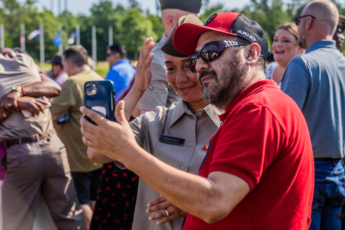 MCoEFortBenning's tweet photo. #ServiceSundays
#Military families are the backbone of our armed forces, providing love and stability through every deployment and transition. Their sacrifices don't go unnoticed, and their impact is immeasurable. https://t.co/jnpu9gJ9JR
