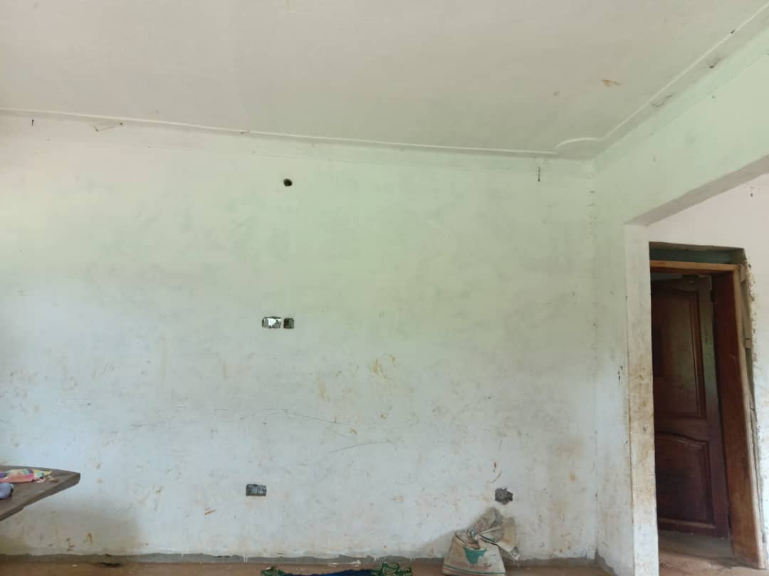 shukranproperty's tweet photo. QUICK SALE..‼️‼️
House for sale in Namugongo Bukerere
#3bedrooms #2bathrooms kitchen
Seated on #35Decimals with ready mailo land title
Selling Price #120m_Ugx
Call 0706592177 https://t.co/7BZOYLl9bg