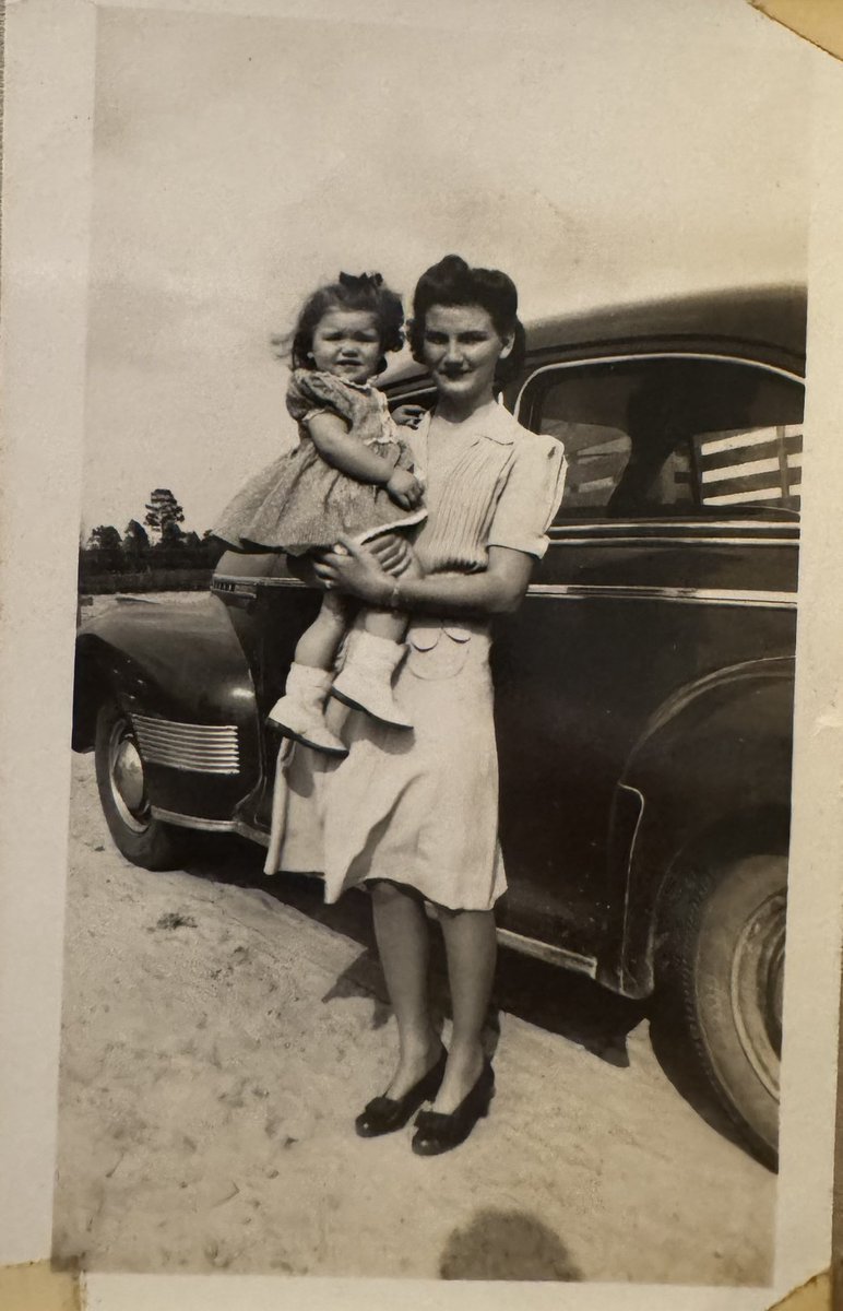 Susodo's tweet image. #DavesCarIDService Again, I think this is from the same trip. Might be same car.