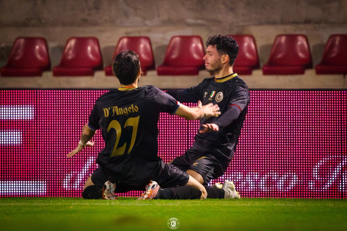 Campobasso1919's tweet photo. 🔴🔵BEST MOMENTS #CAMPES 2-2 https://t.co/ZbeGc6umCW