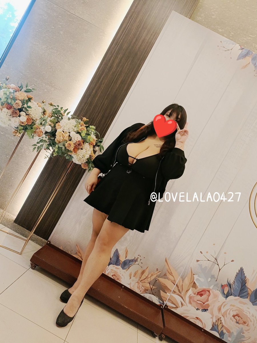 有會拍照的朋友真的很重要
第一次參加金漁村尾牙
帶著女兒去真的蠻好玩的啦
我女兒現在比我還紅🤣
這樣我就可以美美的拍照了
你們喜歡大餒餒還是大長腿阿😈
#愛心推推❤️
#跟隨開啟小鈴鐺🔔
#我可愛的女兒比我還要紅🤣 https://t.co/CeC4PryTSu
