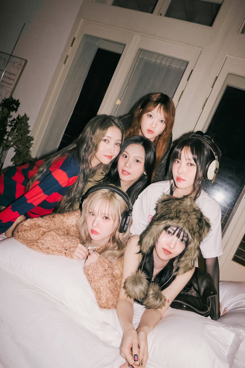 yujugcfs's tweet photo. GFRIEND'S FIRST CONCEPT PHOTOS AFTER YEARS AND IT'S THE MOST PRECIOUS ONES 🥹😭 https://t.co/ODwr5uOs2V
