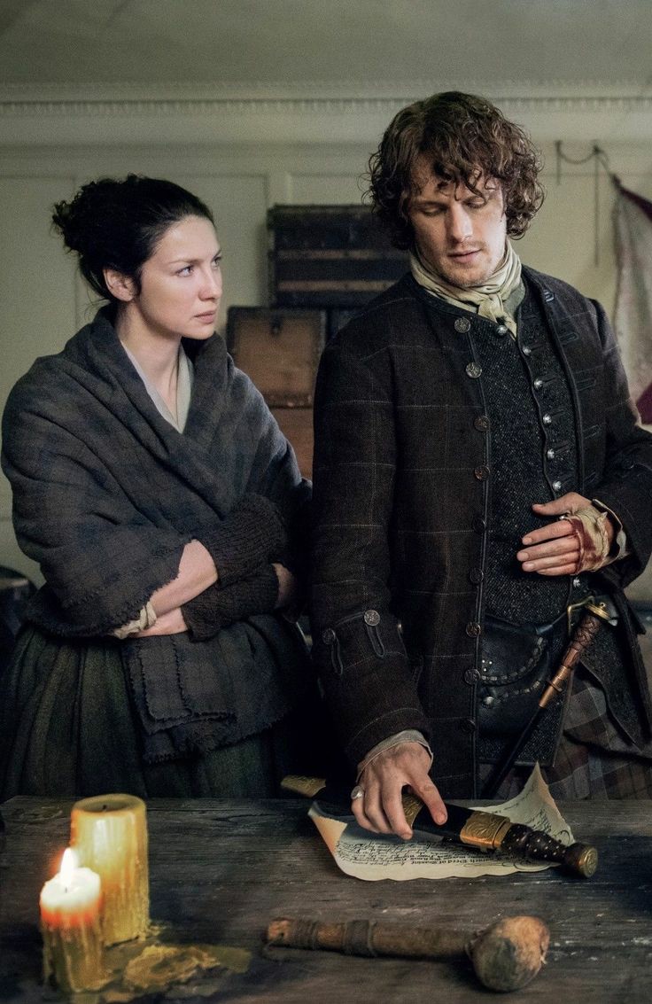 point_blank1959's tweet photo. The Deed of Sassine passing on Lallybroch to Jamie's nephew. Forfeiting his ownership rights was no small issue for Jamie. It meant a brutal turn in his life- and in the story line as well. 😯🥺😕  -  Maman Ginette @thigin #SamHeughan #caitrionambalfe #OutlanderS3 https://t.co/P2QcsHtjyq