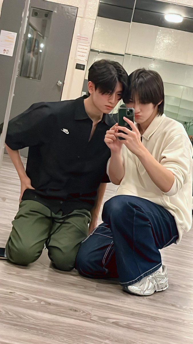 kongjiro_'s tweet photo. ที่รักออกจากป่ามาแล้วนะค้าบบพี่ฟ้า

YOUR SKY EPISODE5
#YourSkySeriesEP5 https://t.co/UjtBFttUnv