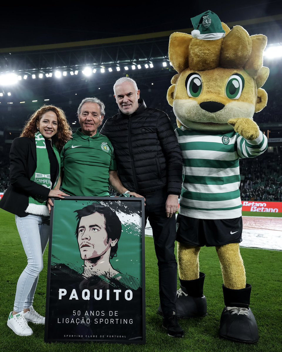 SCPModalidades's tweet image. Paquito, grande figura do #BoxeSCP, foi ontem homenageado no relvado do Estádio José Alvalade 🥊