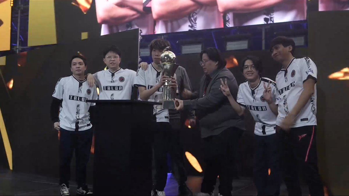 FIRST LAN TROPHY. 🏆

#SOARWITHTALON #Dota2