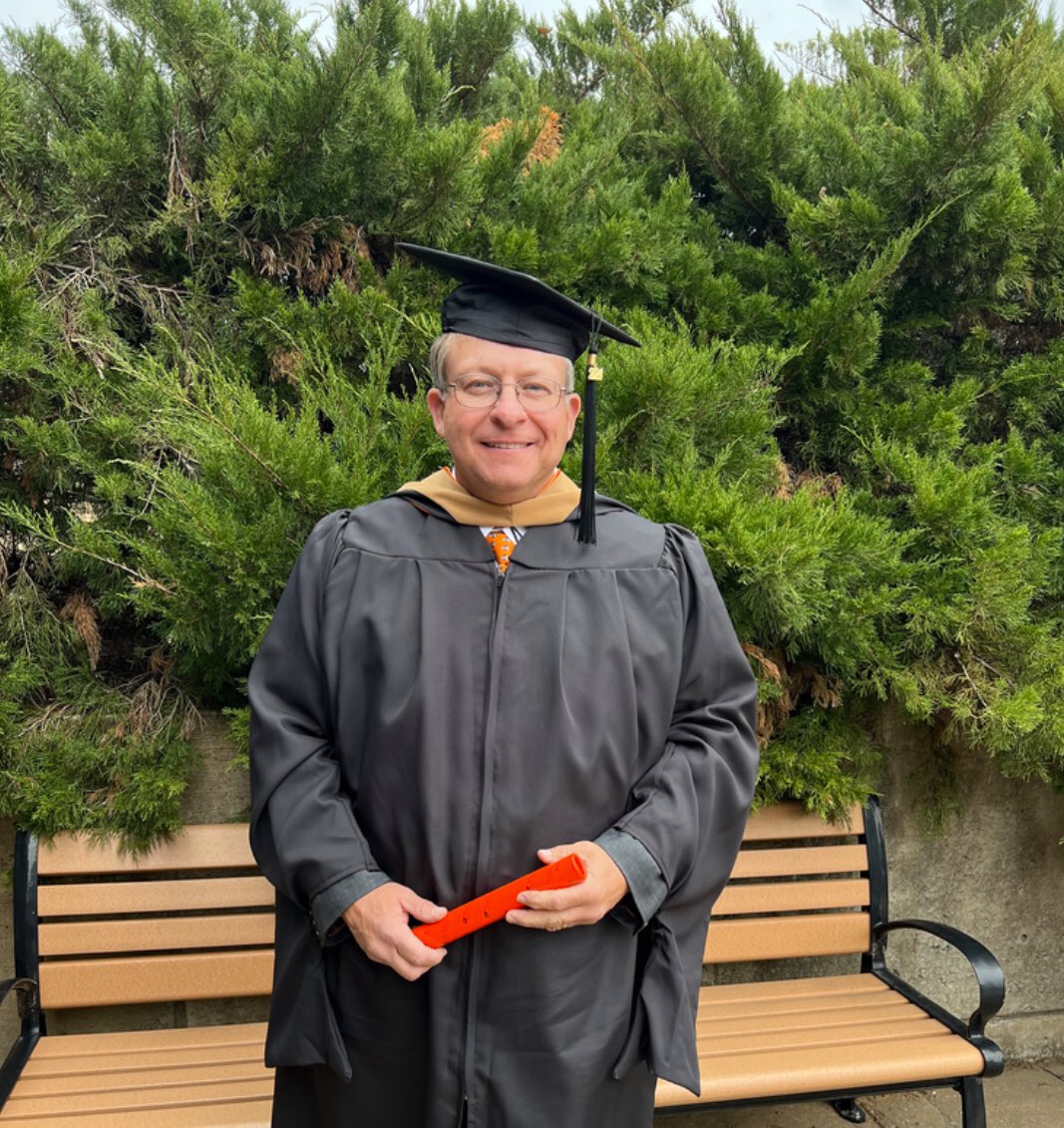 JaiTempleton's tweet photo. Thirty years after college I thought it was time for an MBA.  Thankful to my family for their support and encouragement.  @utmartin https://t.co/XPctrZQIRs