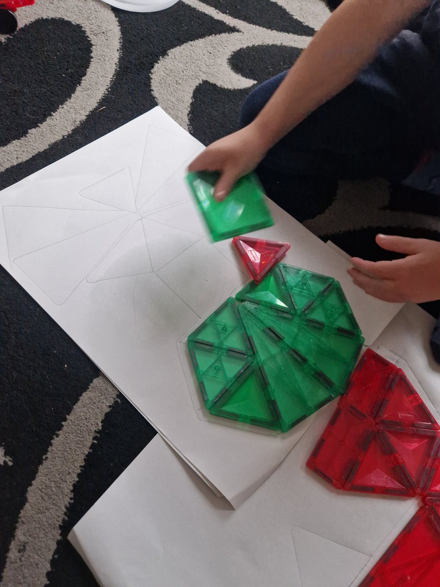 Crafty Cris (@crafty_cris) on Twitter photo <a href="/Chloe_TVI/">Chloe Yarwood</a> <a href="/TVInfants/">Thames View Infants</a> we made the grinch today with our magnetic blocks & then turned it into a puzzle by drawing around the shapes <a href="/Chloe_TVI/">Chloe Yarwood</a> <a href="/TVInfants/">Thames View Infants</a> we made the grinch today with our magnetic blocks & then turned it into a puzzle by drawing around the shapes