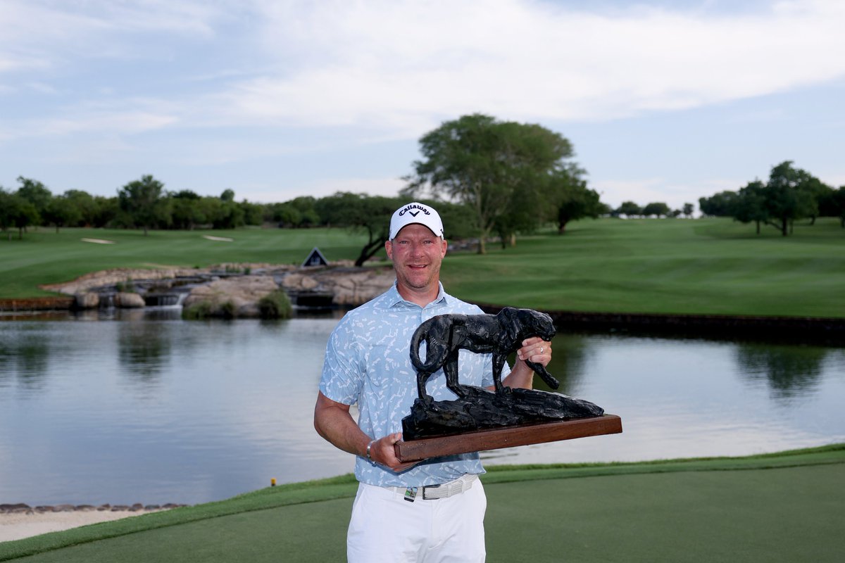An emotional Shaun Norris lifts the trophy following his 2024 Alfred Dunhill Championship victory 🏆 ⛳️ 🤩

#golf #leopardcreek #sunshinetour #dpworldtour