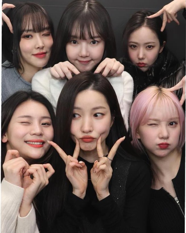 theonlygfriend's tweet photo. Yes! Gfriend did it for us😭 https://t.co/EfAYxctPvL