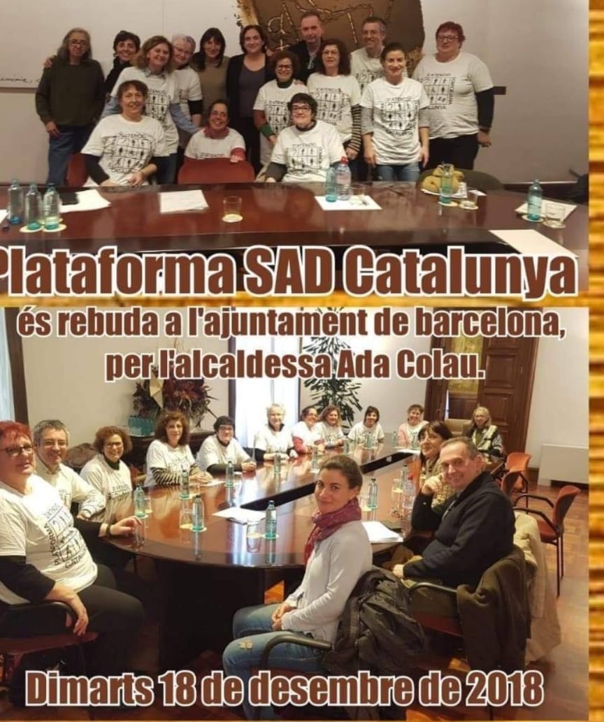 cuidadors's tweet photo. #BonaTarda bona gent! Comentar que estem descontentes, sobren raons: desembre 2018 anem amb #cuidadoresprofessionals a @bcn_ajuntament exposem problemàtiques nostres, #dependència, resposta: aneu a les #barricades, lleig, any 2016 a @Bcn_Gracia es va aprovar creació #centrededia https://t.co/Ca6YUWnHEY