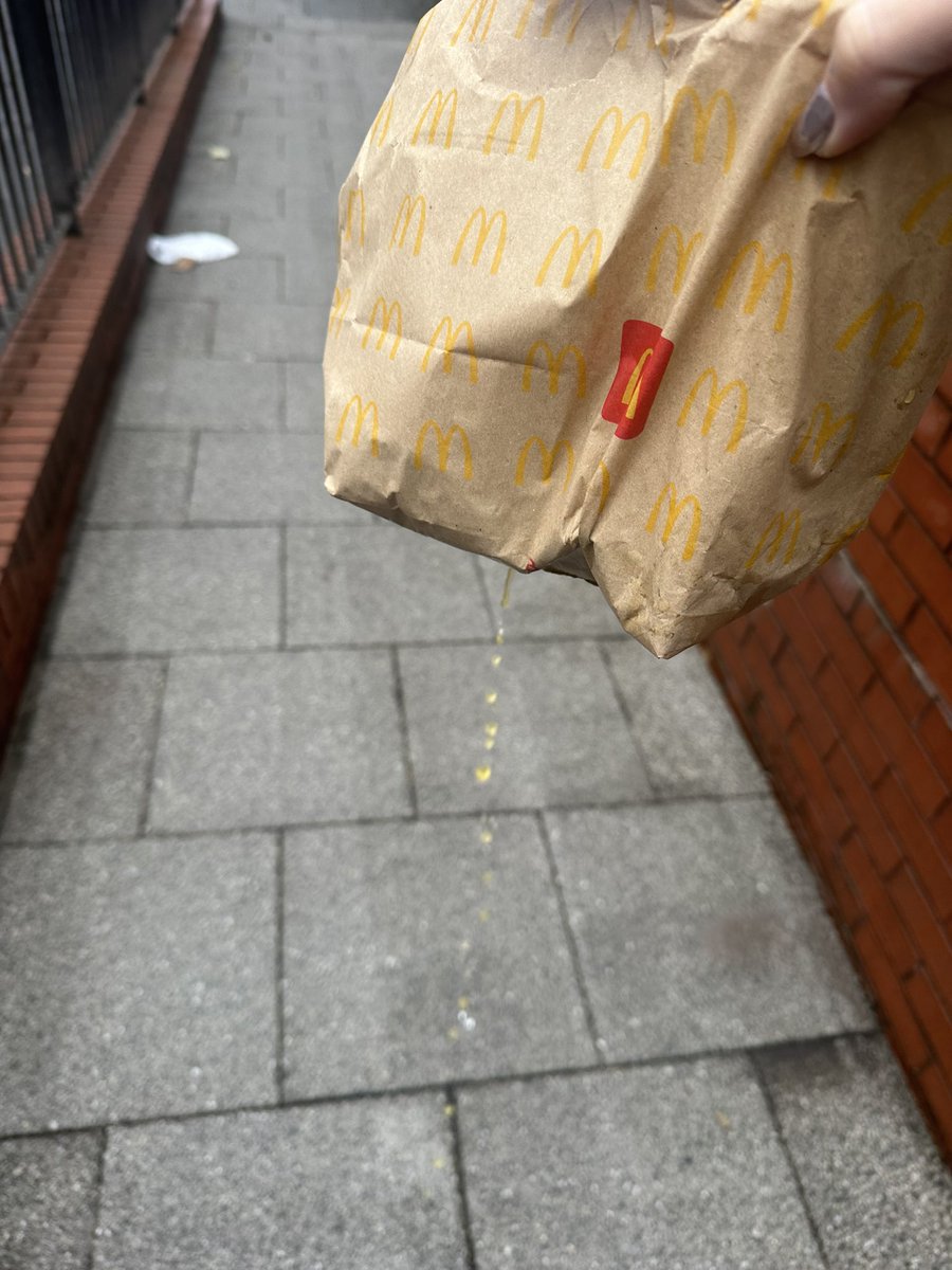 issagy4l's tweet photo. @McDonaldsUK @UberEats wild i couldn’t get a refund for piss wet through food that was inedible https://t.co/Ejcpvspcxh