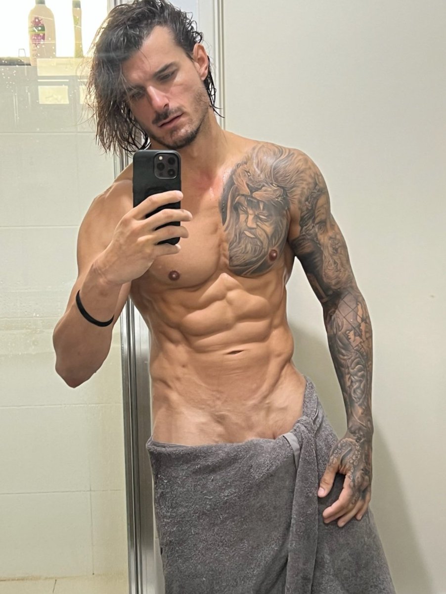 marcreneau_of's tweet photo. Getting ready for our date 😜

https://t.co/8sgmlgNofF https://t.co/v2GGIPnhnY