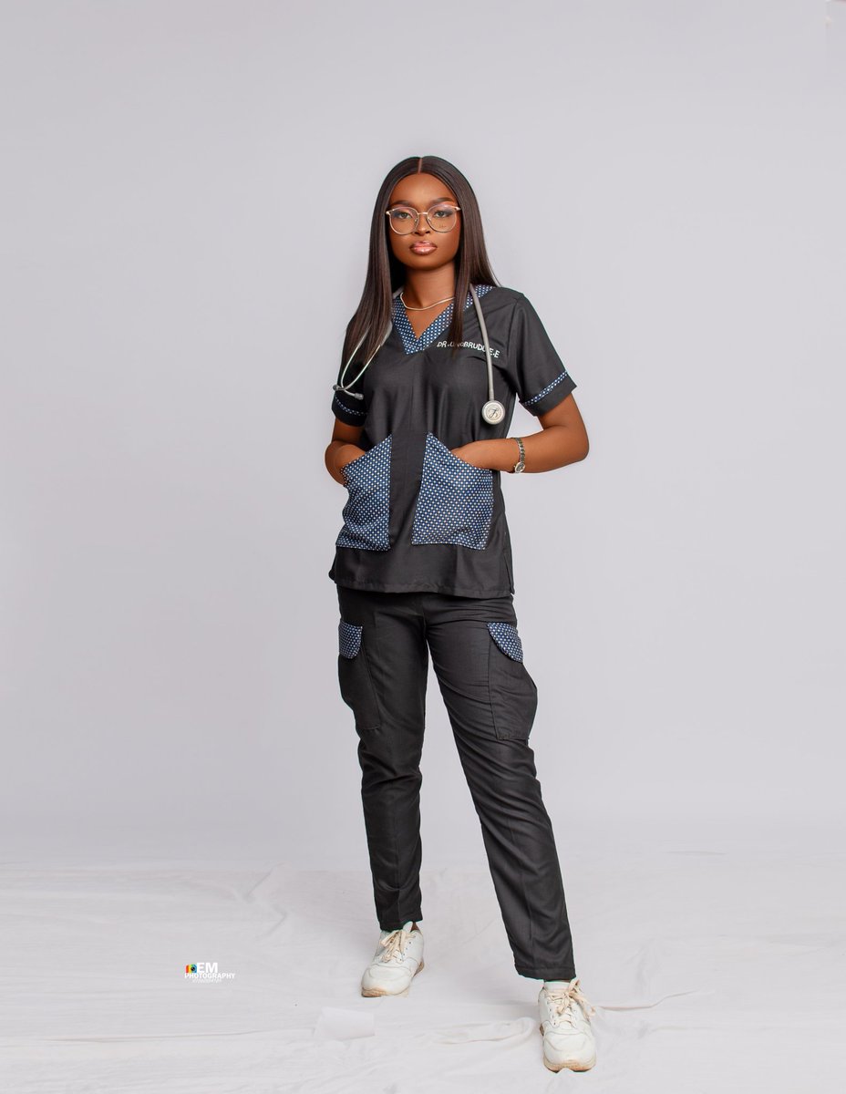 ejiscostitches's tweet photo. On the 4th of December 2024,I was inducted into the medical profession.
It still feels surreal🤭
✅Re- introducing Dr Onobrudu Emmanuella Ejiro (MB;BS DELSU).

I am grateful to the Almighty God,family and everyone else who made this feat possible.
🥰I made both outfits ✂️🧥👖 https://t.co/aCo2F7BFVr
