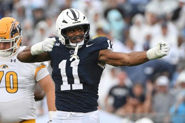 CFPplayoffs25's tweet photo. #6 Penn State season review
went 11-2 in the Big10
Head coach: James Franklin, in his 11th season, holds a 99-41 record
Best wins
21-7 vs Illinois
33-30 @ USC
losses
20-13 vs Ohio State
45-37 vs Oregon (Big10 championship)
DE Abdul Carter is 12th in the country with ten sacks https://t.co/S3QMtxwCav