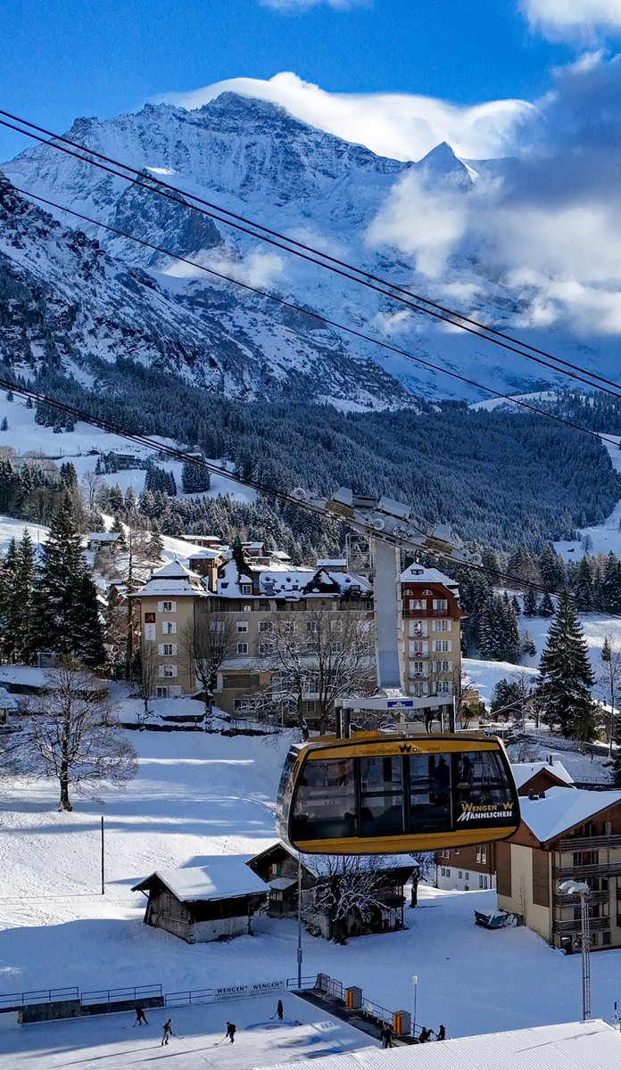 WengenSwiss's tweet photo. We got plenty of fresh snow last night. #wengen #switzerland #swiss #WinterIsComing #jungfrauregion #skiing https://t.co/hnNEwKab2O