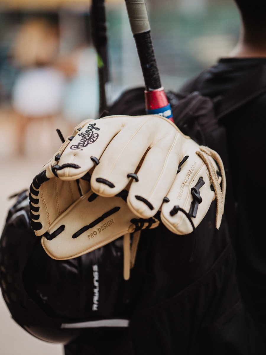 TheFCATeam's tweet photo. New gear is exciting, but don’t let it define your worth or others’. As James teaches, favoritism based on wealth leads to false judgment. True value comes from within, not from possessions.

Look beyond the outside—see people for who they truly are.

 #Devotion #Important https://t.co/9V1GQXcGpL