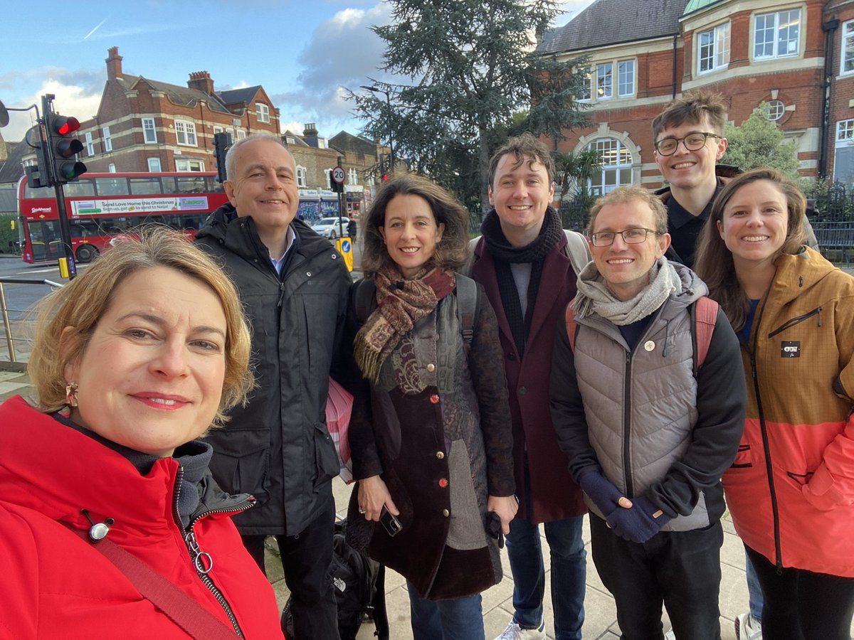 Great to be out speaking with local residents in Dulwich Village and Gipsy Hill over the weekend

Thank you everyone who opened their doors to chat on chilly days #LabourDoorstep