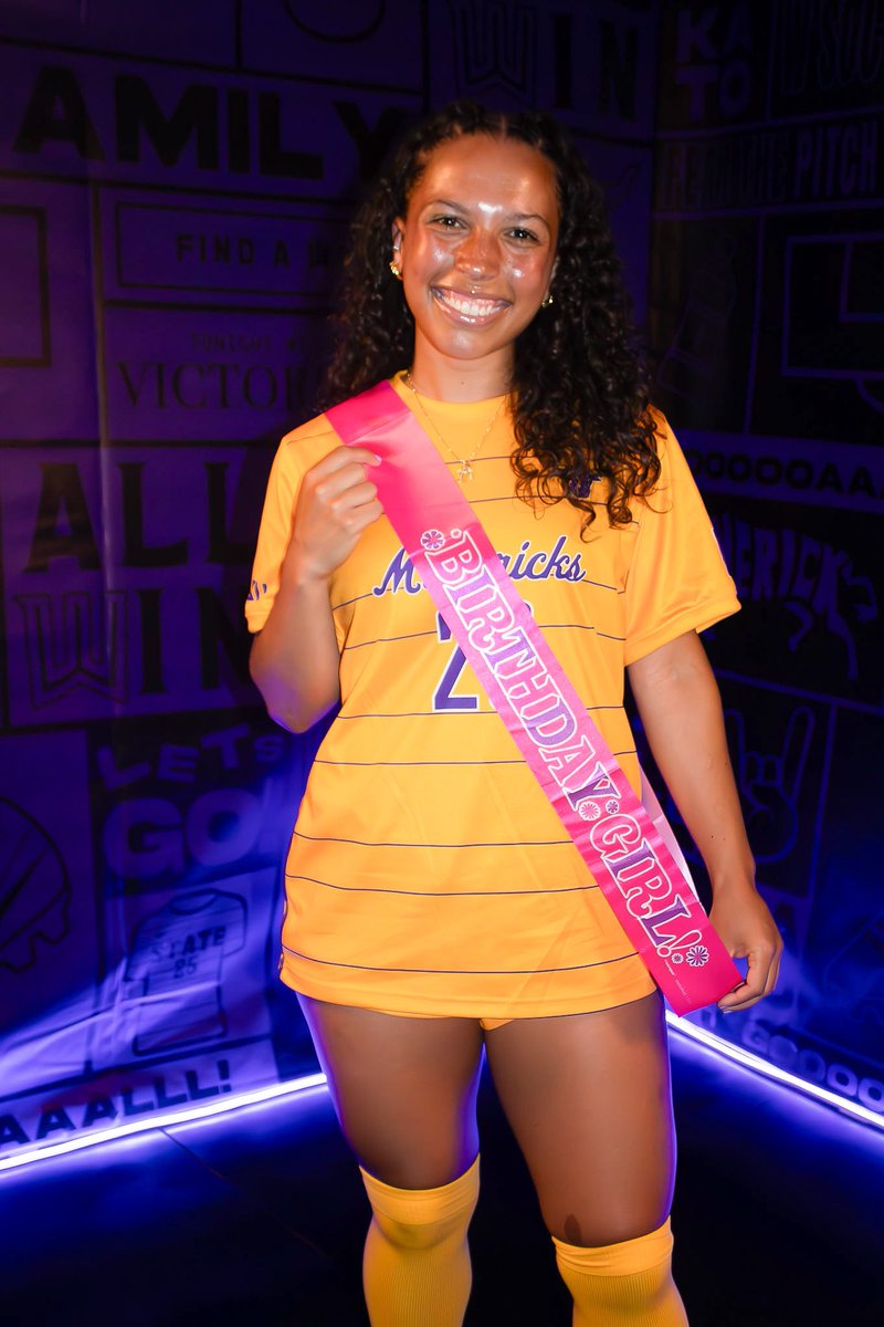 Not a bad day for a birthday, happy birthday Jade! <a href="/jadejacksonnn/">JadeJackson</a> 🎉