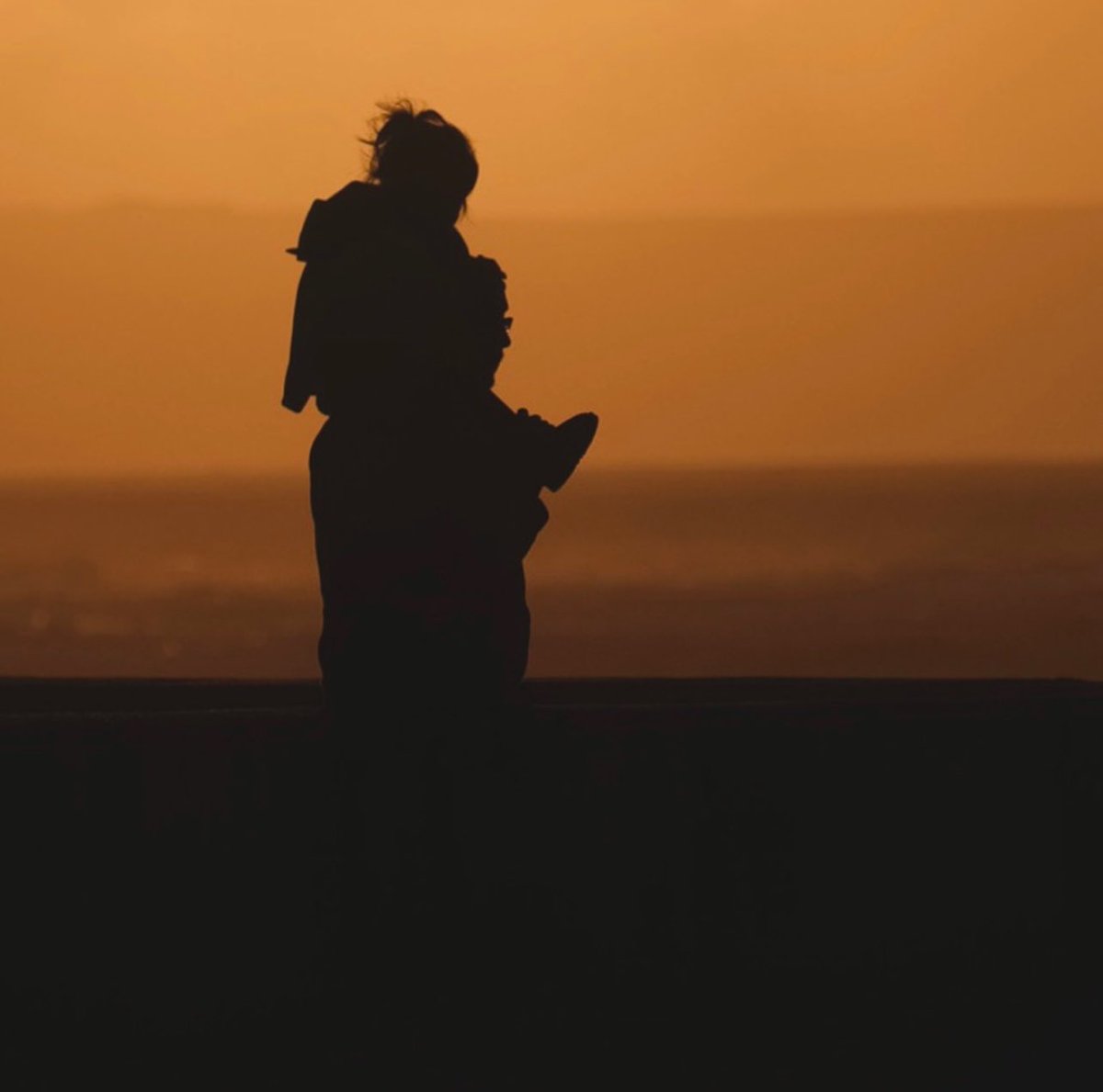 thisdevon's tweet photo. ‘Follow the sun’ I appreciate I’m a bit late to the party with this track but it’s living rent free in my head today 😳 #devon #this_devon #sunset #westwardho #fatherandchild #oneimadeearlier https://t.co/6TX56rcvGA