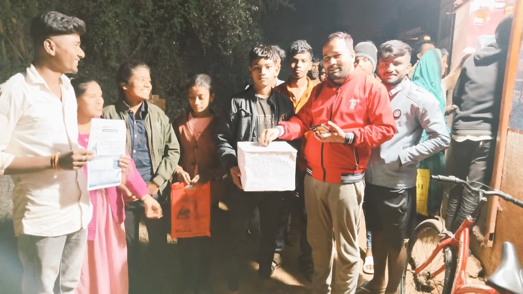 raju_sirohi41's tweet photo. #म्हारा_गांव_कुसिया के छोटे भाई बहन द्वारा #समावेशी_कप_2025 में भाग लेने जा रहे है।
क्रिकेट सामग्री के लिए मेरी ओर से सहयोग प्रदान किया।..
गांव का नाम रोशन हो ।युवाओं में खेल की भावना बढ़े यही कामना करता हु।
#खेलेगा_कुसिया_जीतेगा_कुसिया https://t.co/p7AKCfjDxX