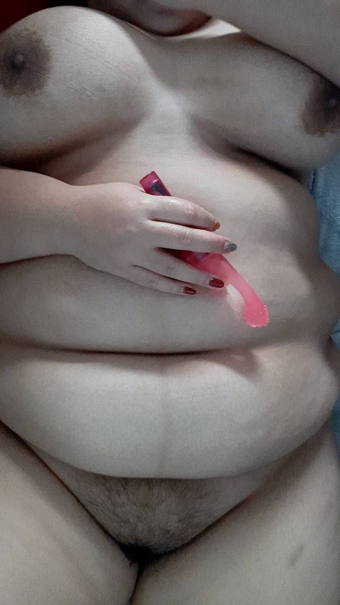 Terpaksa sange main sendiri