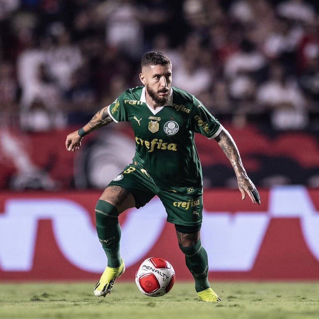 🚨 AGORA: De acordo com o jornalista Fábio Sormani, o Santos está apalavrado e muito bem encaminhado para ter o meio-campista Zé Rafael como reforço para 2025.

📷 SEP