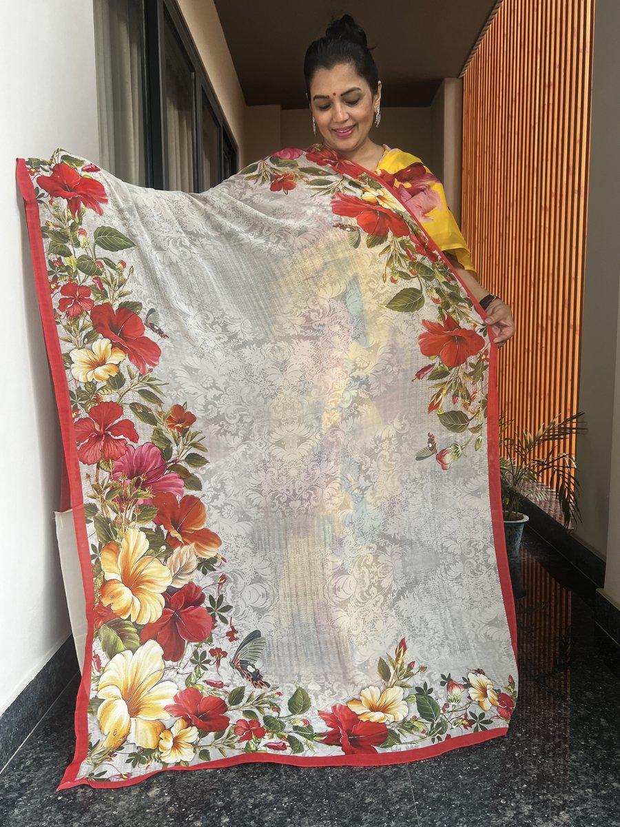 sohumsutras's tweet image. Add a touch of freshness to your outfit with this beautiful white and floral digital print dupatta!  WhatsApp +919810530027. ( wa.me/message/IMETRH…… ) OR linktr.ee/sohum_sutras #WhiteAndFloralDupatta #DigitalPrint