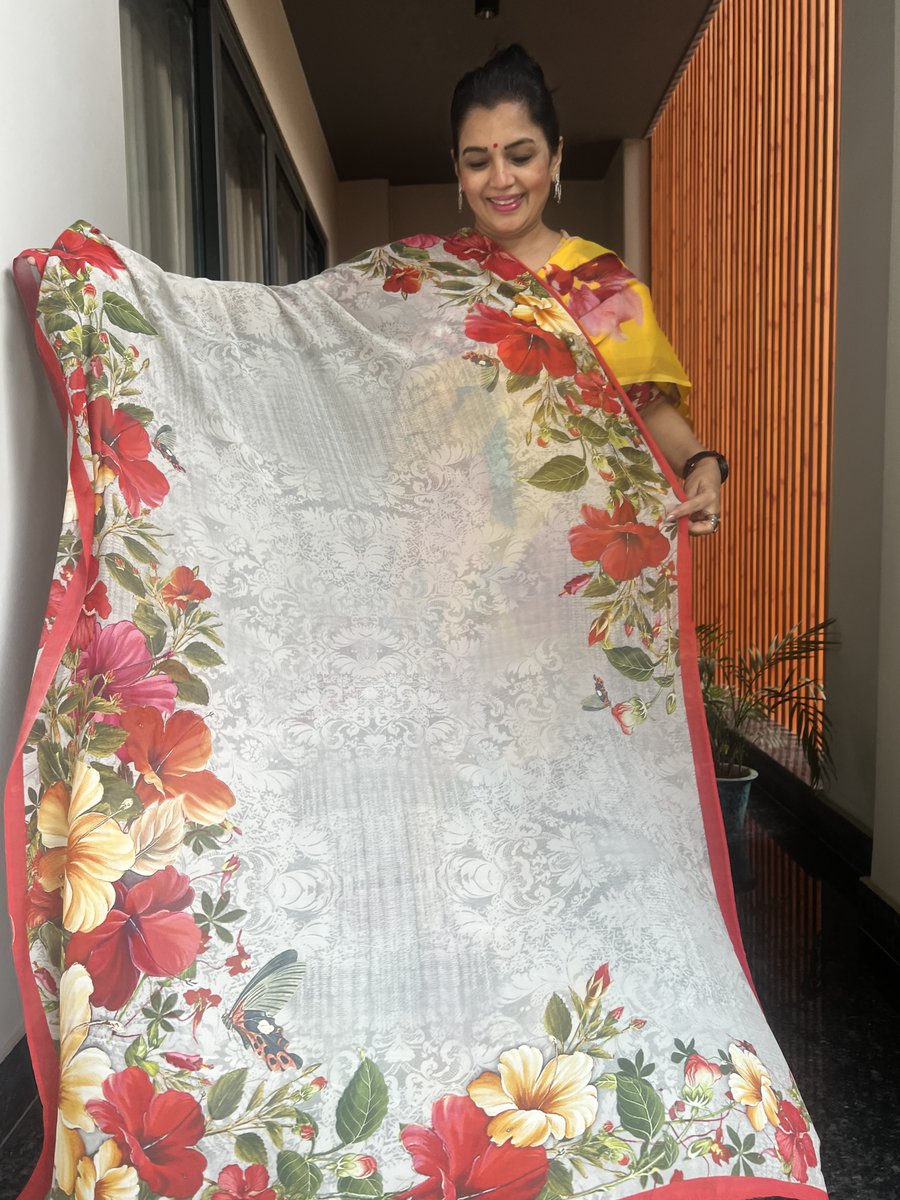 sohumsutras's tweet image. Add a touch of freshness to your outfit with this beautiful white and floral digital print dupatta!  WhatsApp +919810530027. ( wa.me/message/IMETRH…… ) OR linktr.ee/sohum_sutras #WhiteAndFloralDupatta #DigitalPrint