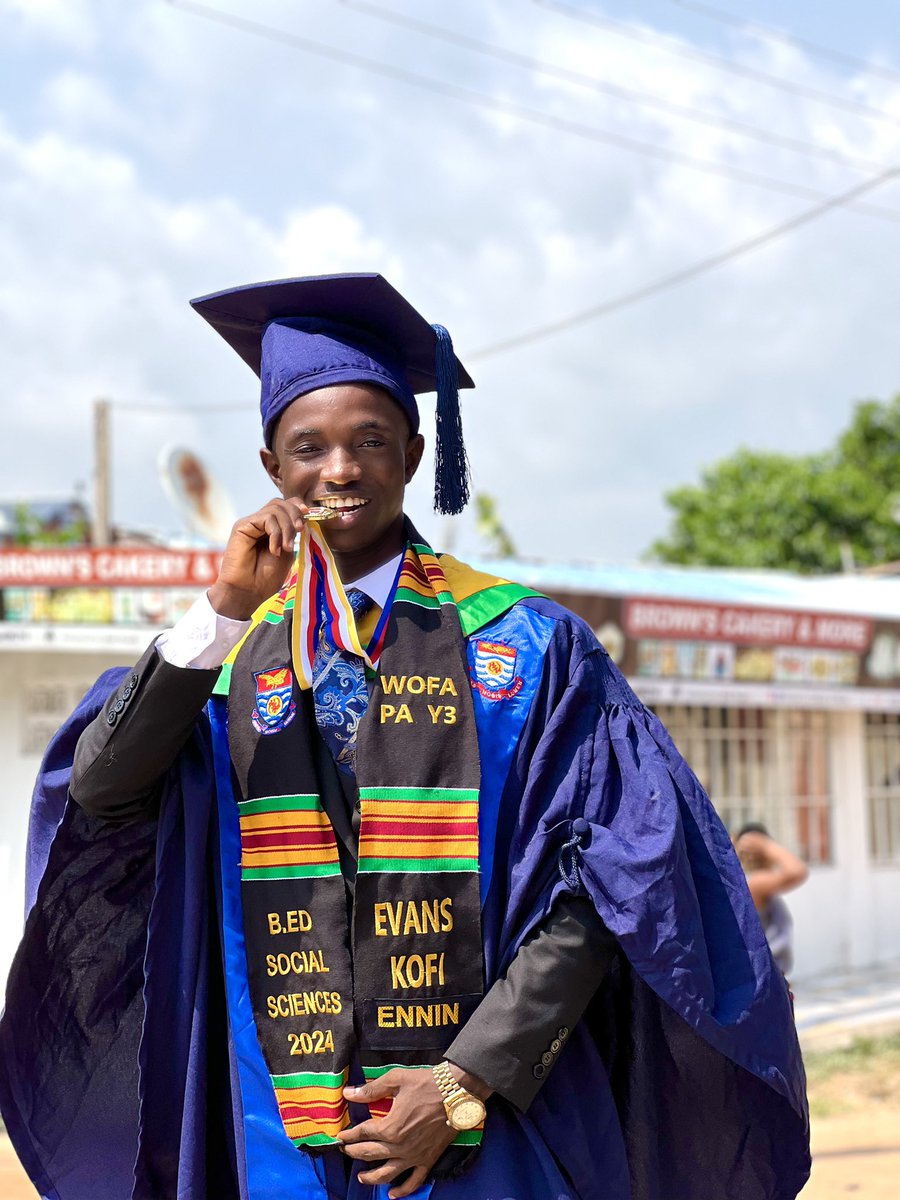 sergio_de_ennin's tweet photo. ⤵️2021

⤴️2024 

Degree bagged at the University of Cape Coast (UCC)🎓🎉 https://t.co/WzyjMsz8tK