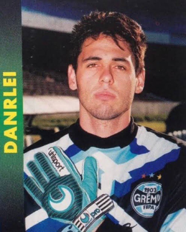 futnostalgico's tweet photo. Danrlei no @Gremio:

Libertadores 🏆
Brasileirão 🏆
Copa do Brasil 🏆🏆🏆
Gauchão 🏆🏆🏆🏆🏆
Recopa Sul-Americana 🏆
Copa Sul 🏆

Nostálgico! https://t.co/bWrHWAIiTS