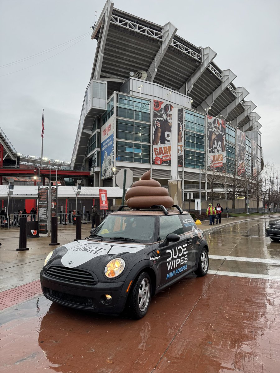 DUDEwipes's tweet image. We made it @Browns