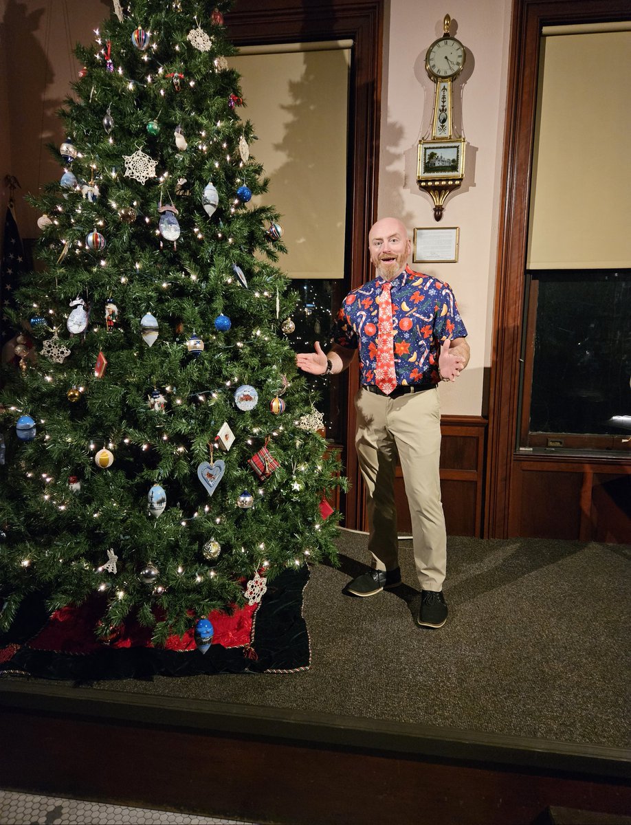 MrIngano's tweet photo. Portrayed The Ghost of Christmas Present last night in a not just off Broadway, but off Broadway, down a few blocks, take a couple more turns &amp; pull into a dead end alley level production of A Christmas Carol, my version of the Ghost was a mix of Fozzy Bear and Rodney Dangerfield https://t.co/7P43MIbn9Z
