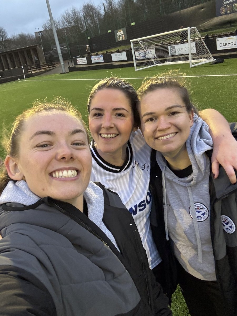 #SundaySelfie with the goalscorers 🤳 

+3 points and up the road ⚫️⚪️

#WeAreUnited | #SuperAyr | #Winners