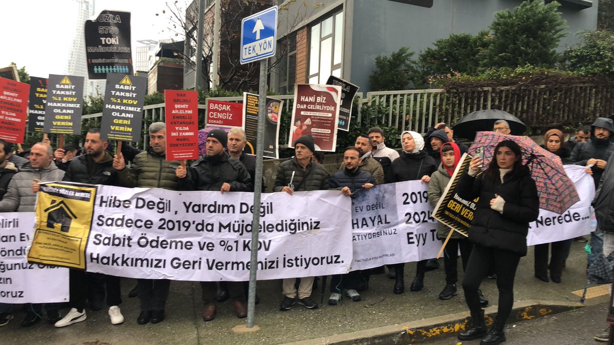 ZekeriyaRecber's tweet photo. @ankahabera İklim değişikliği deyimine söz değişikliği diye ekleyelim lütfen çünkü hersene ayrı bir söz değişikliğine uğradı bu arkadaşlar.Yazılan söylenen sözleri değiştirebilme özelliğine sahip halkına.......🤣🤣@csbgovtr @Toki_Kurumsal @murat_kurum @mlsungur @Ayhan19Karaca @ZeybekciNihat https://t.co/F0zrsRJm3q