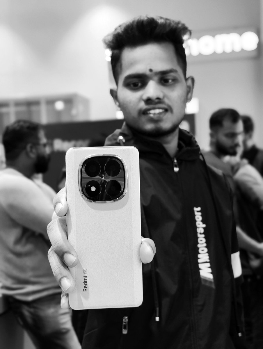 Pranay8051's tweet image. Had a fantastic time at the @MiFCPune fan meet today at MI Home FC Road, Experiencing the Redmi Note 14 series and Xiaomi Outdoor Sound. Mi Fans are the best! @MiFCPune #redmiindia #xiaomiindia #Redminote14proplus #redminote14pro #RedmiNote14