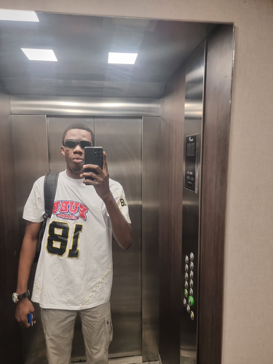 Emmanuel_Ndukaa's tweet photo. Don't allow anything or anyone stop you from ruling your world. C'mon, there's so much more you can do. Just give yourself a chance ✨️ 

I say make I motivate una small...🙂 https://t.co/LlQn3o7bCh
