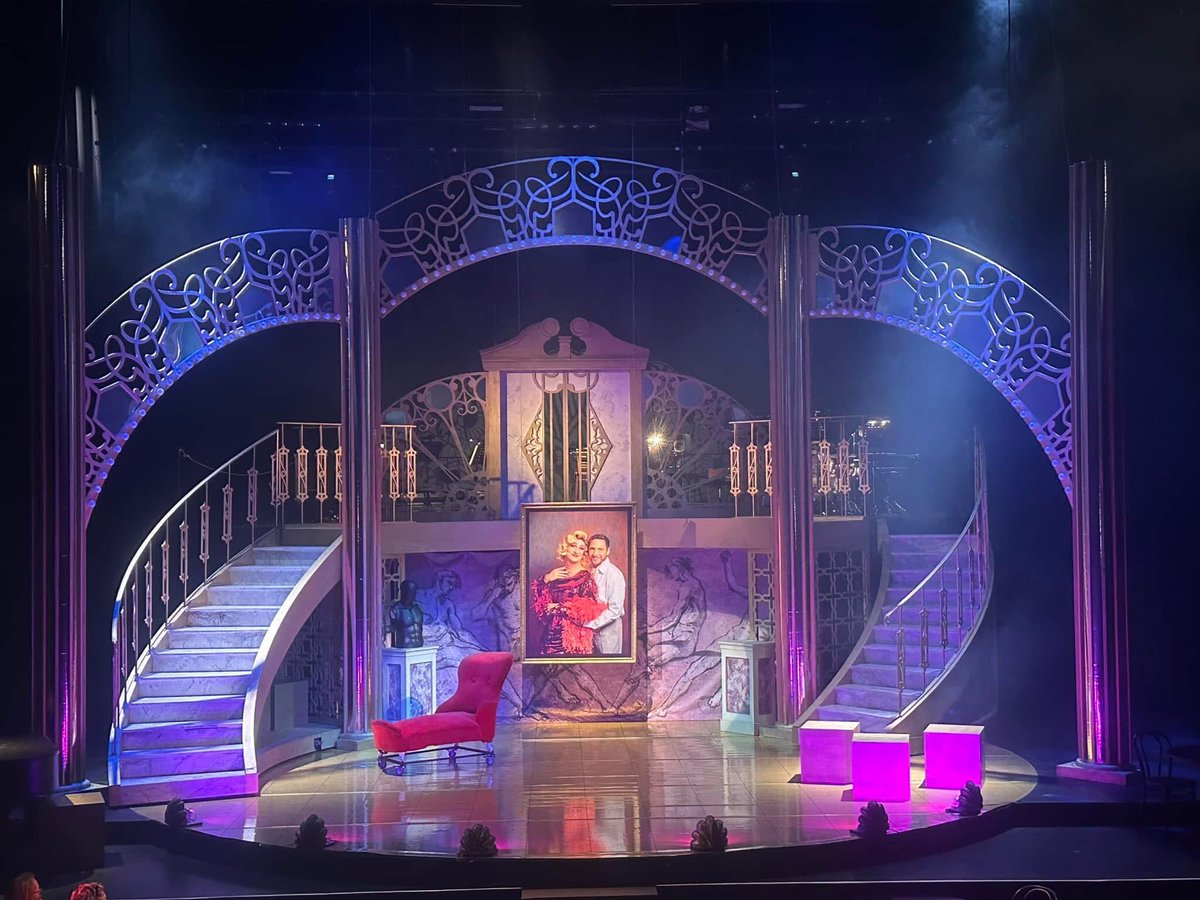 stagescenery's tweet photo. Lacage @djktplzen now a big relax for Christmas @LumirOlsovsky https://t.co/EDzcQ7d9T3
