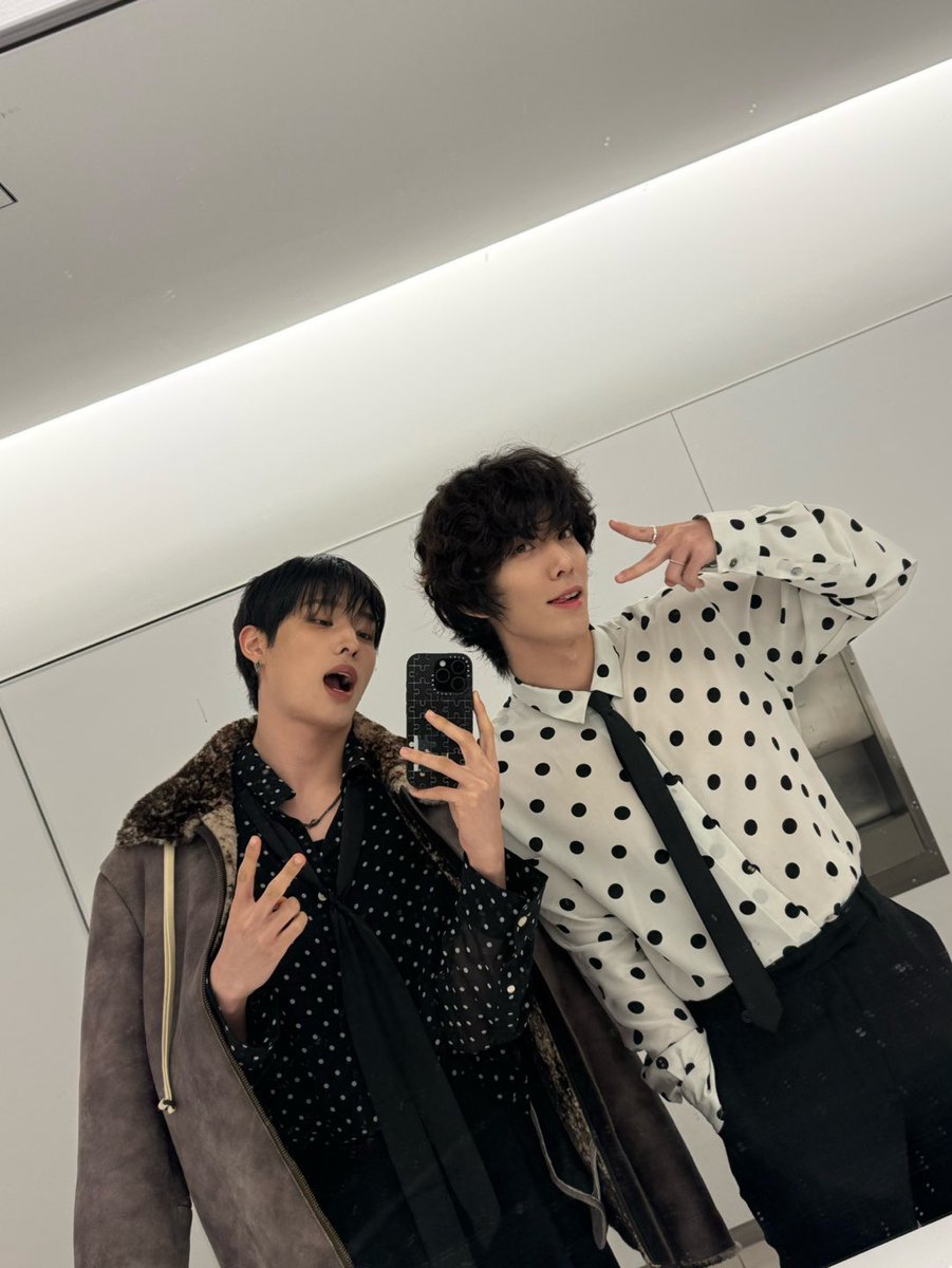 keehryoon's tweet photo. 오도리코 Day 1 &amp; Day 2 ⚫️⚪️ https://t.co/bbwUDHhcwg