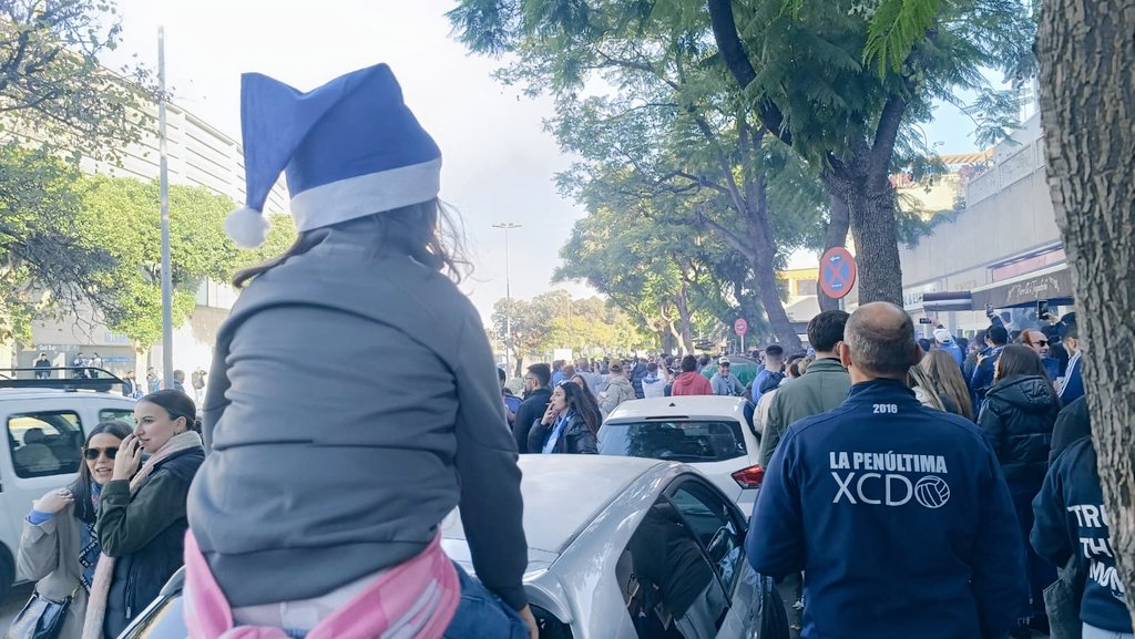 y eso ni se compra, ni se vende , ni se abandona, ni se adquiere ... Se tiene o no se tiene ... Espero q el día de mñn agradezca la herencia q en vida t dejo: el amor x Jerez y x el <a href="/XerezCD_OFICIAL/">Xerez Club Deportivo</a> 💙🤍⚽