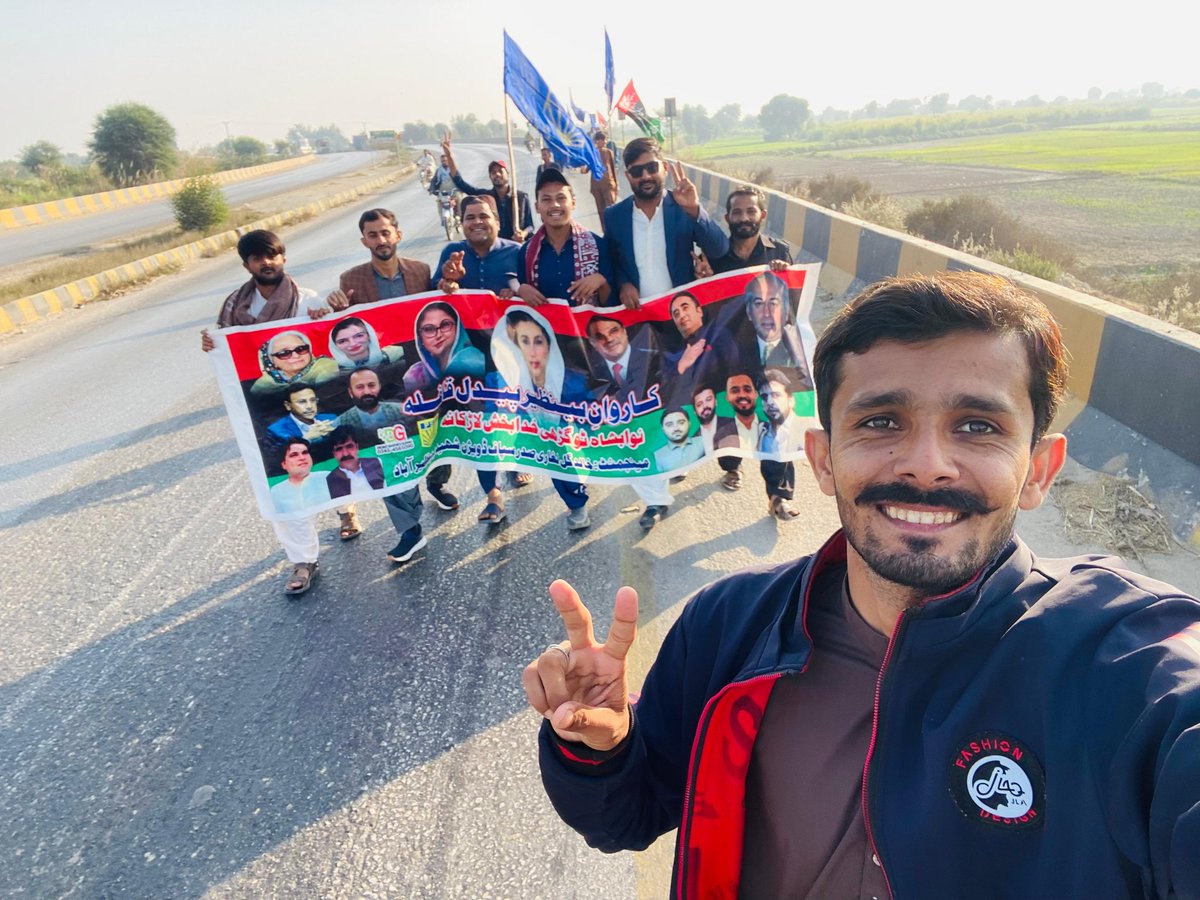 RazaDharijo's tweet photo. 4th Day of our PSF SBA Division pedestrian march:

15day's walk to reach the Mazar, GKB, Larkana 🙏🏻

Today we reached at Shahpur, IA we will start our 5th day's walk tomorrow from here.

#SalamBenazir 🙋🏻‍♀️#JiyeBhutto https://t.co/qvFGkgYxbN
