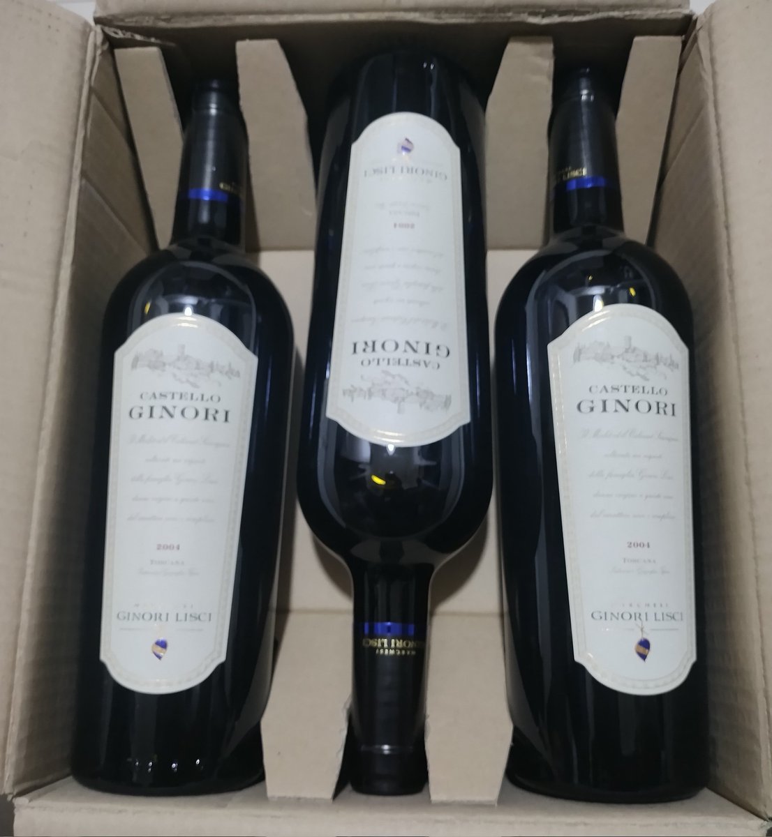 pepperland10's tweet photo. 仕事で20年物のヴィンテージワインをget♪✨
しかも箱(6本)のまま‼️😍

イタリア🇮🇹トスカーナ産🍷

呑める時間、作らなきゃ…ꉂ🤣𐤔 https://t.co/82bROuBEx6