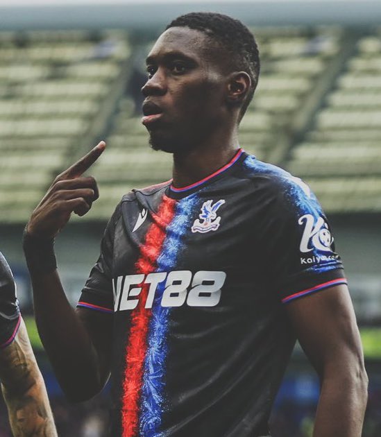 TCPalacePod's tweet photo. ISMAÏLA SARR AT THE DOUBLE! 3-0! GAME, SET AND MATCH! 😮‍💨

#CPFC https://t.co/rQOwC4X5xC