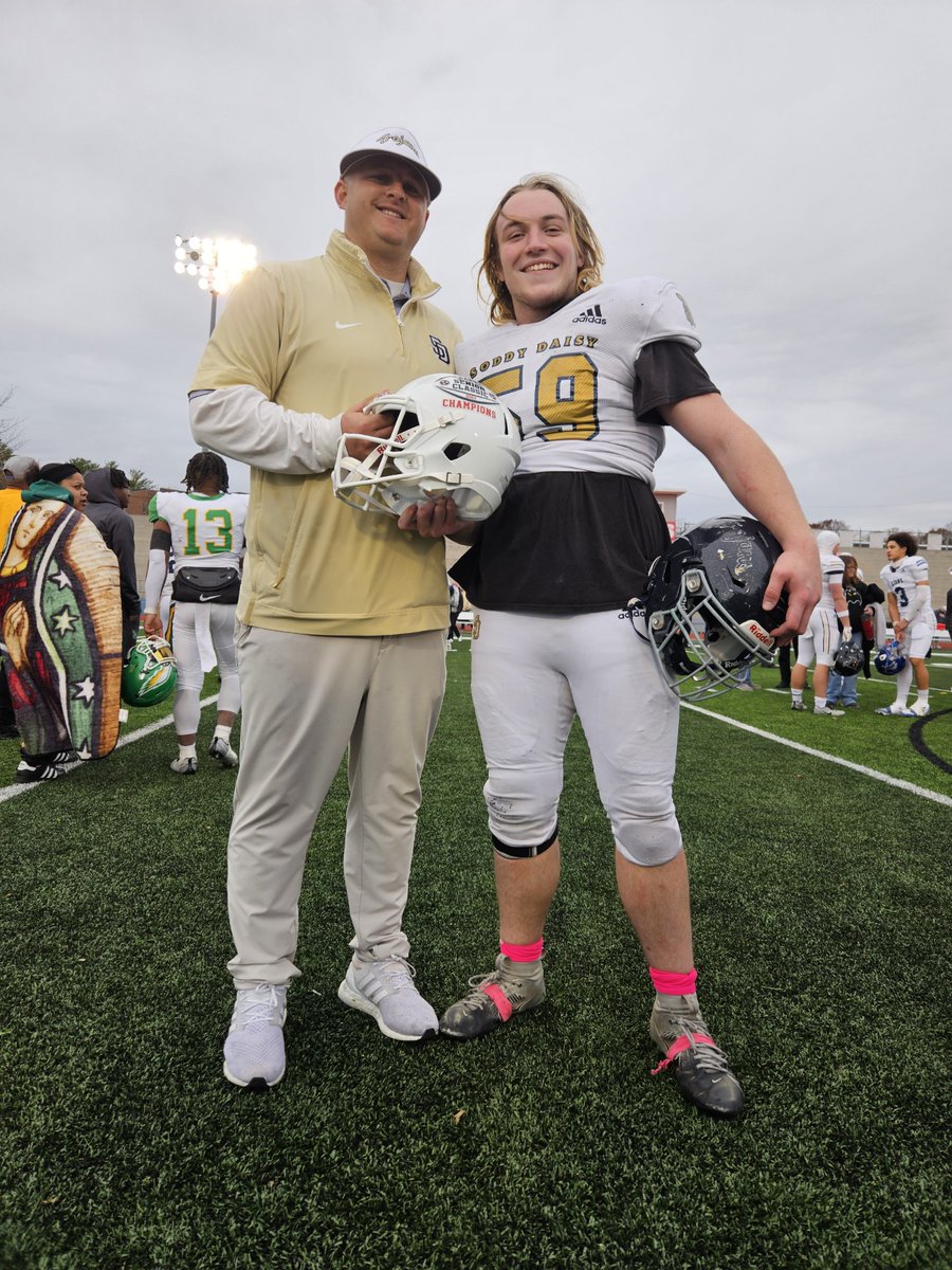 TheOfficial_TL's tweet photo. Honored to be a part of the Chattanooga Area Senior Classic Champions! 🏆🏈  What an incredible experience to play alongside talented players and coaches from across the region, including the amazing folks from @sdtrojansfb. What a game! #SeniorClassicChamps #cfbrecruiting #MenofTroy