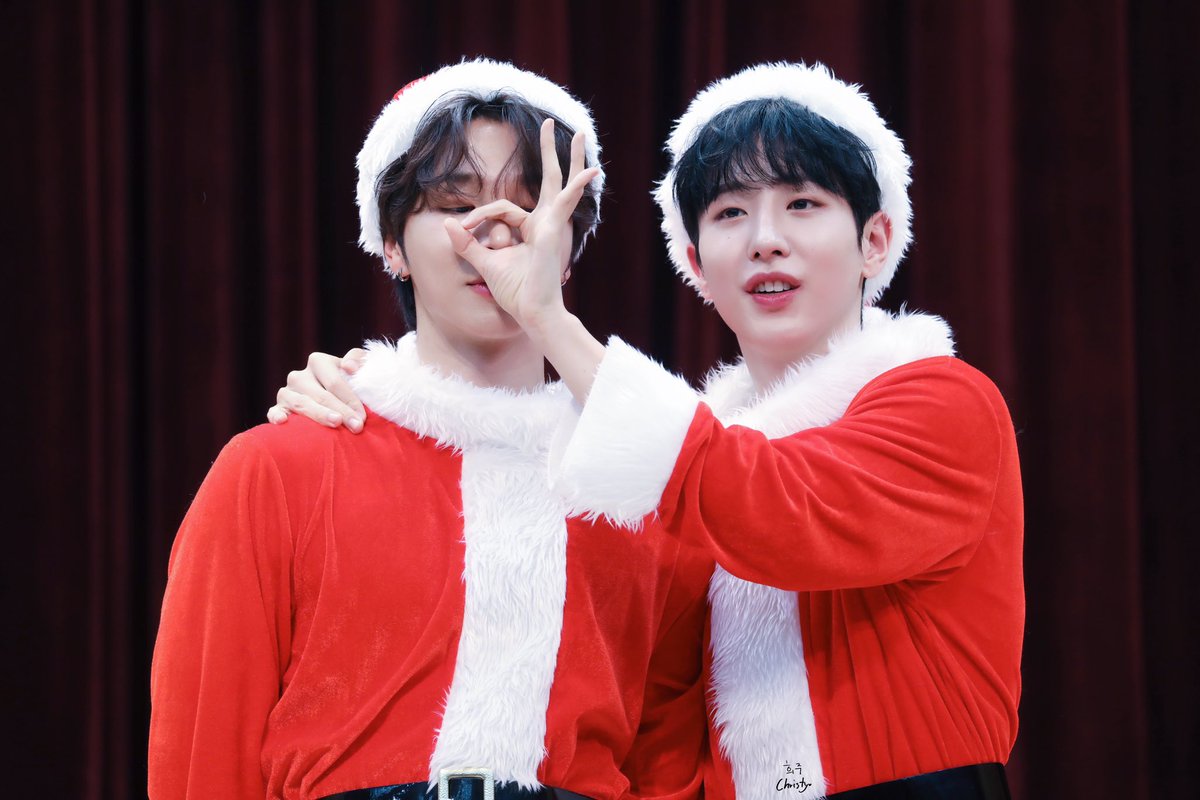 kore_a0214's tweet photo. 20241215 Fanplee 팬싸
🎄🧑‍🎄❤️

#SEVENUS #세븐어스 #유희재 #柳熙宰 #HEEJAE #이종희 #李鐘熙 #IREAH https://t.co/5eajUn0tz9